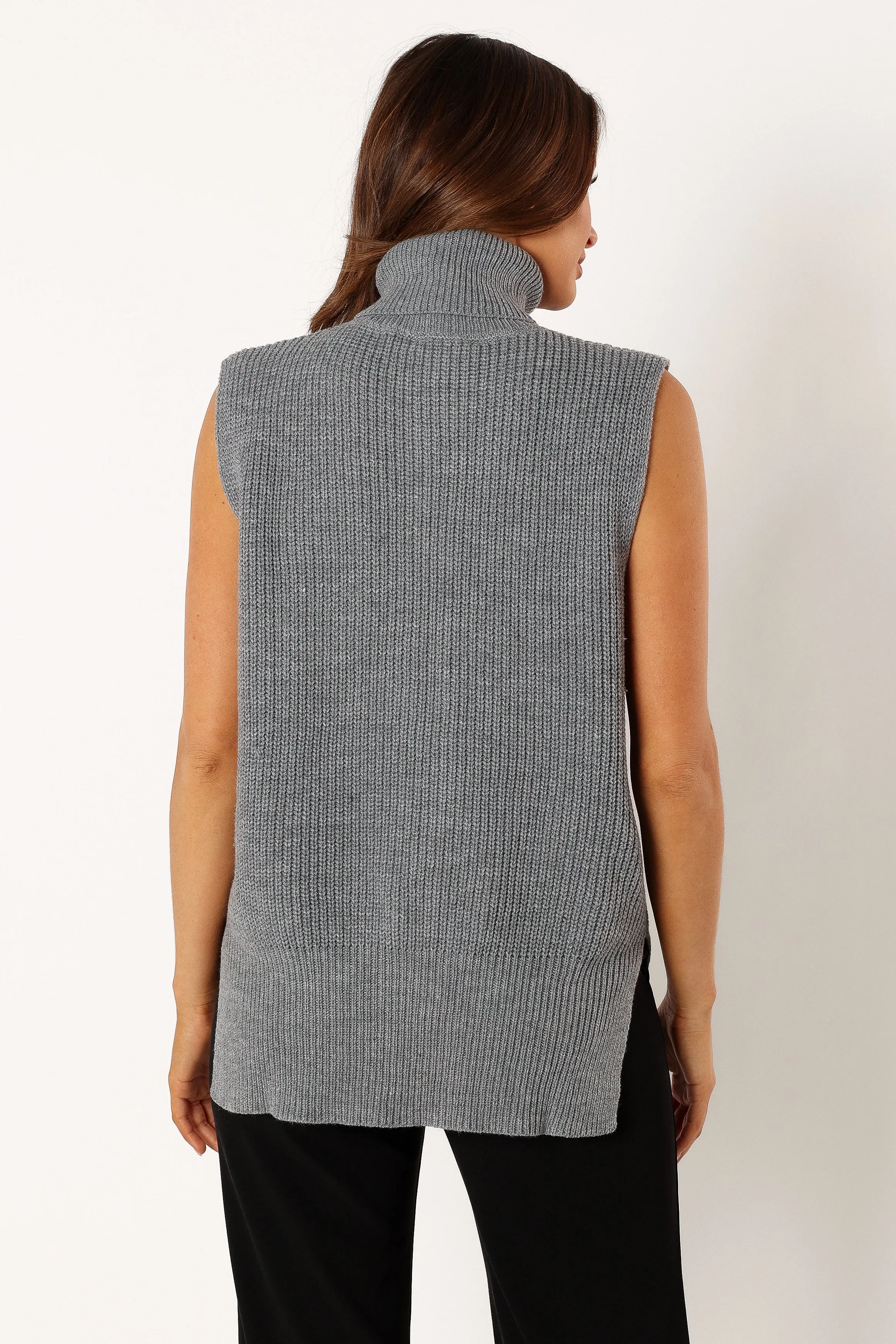 Celaena Turtleneck Sleeveless Sweater - Grey