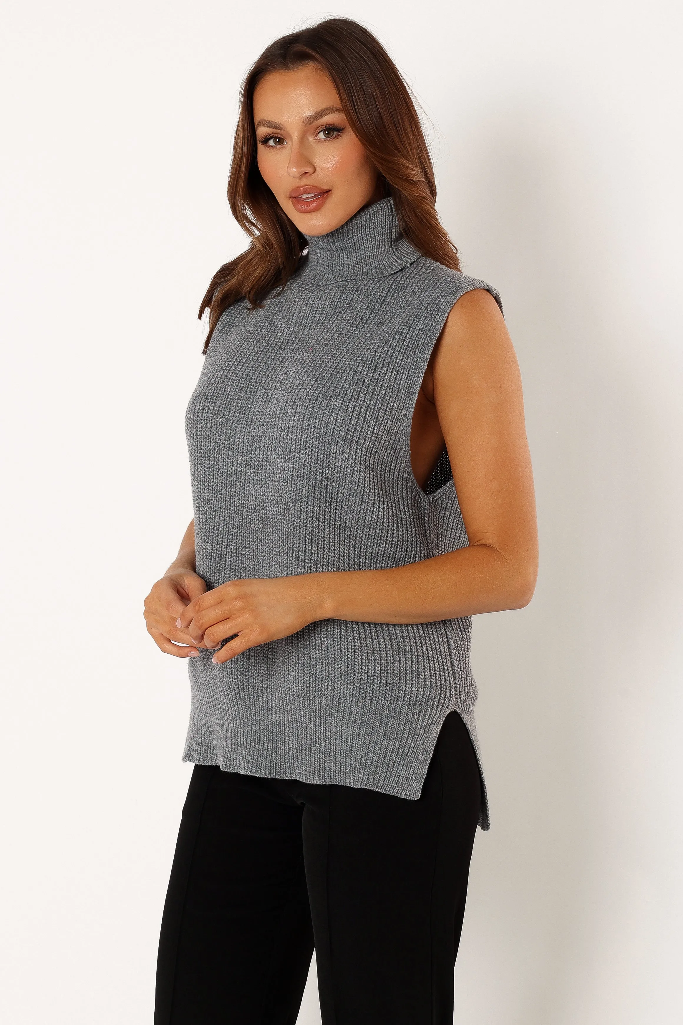 Celaena Turtleneck Sleeveless Sweater - Grey